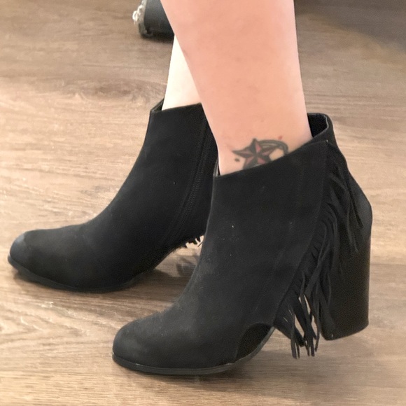 Fringe ankle booties💗 - Picture 1 of 12